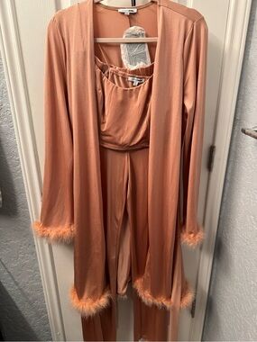 Fashion Nova Feather-Trim Robe Set